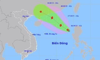 ­Áp thấp nhiệt đới trên Biển Đông có khả năng mạnh lên thành bão